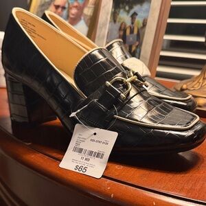 Chic Black Crocodile Pattern Heels